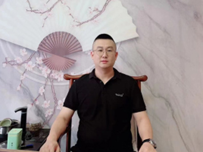 王洪伟.jpg